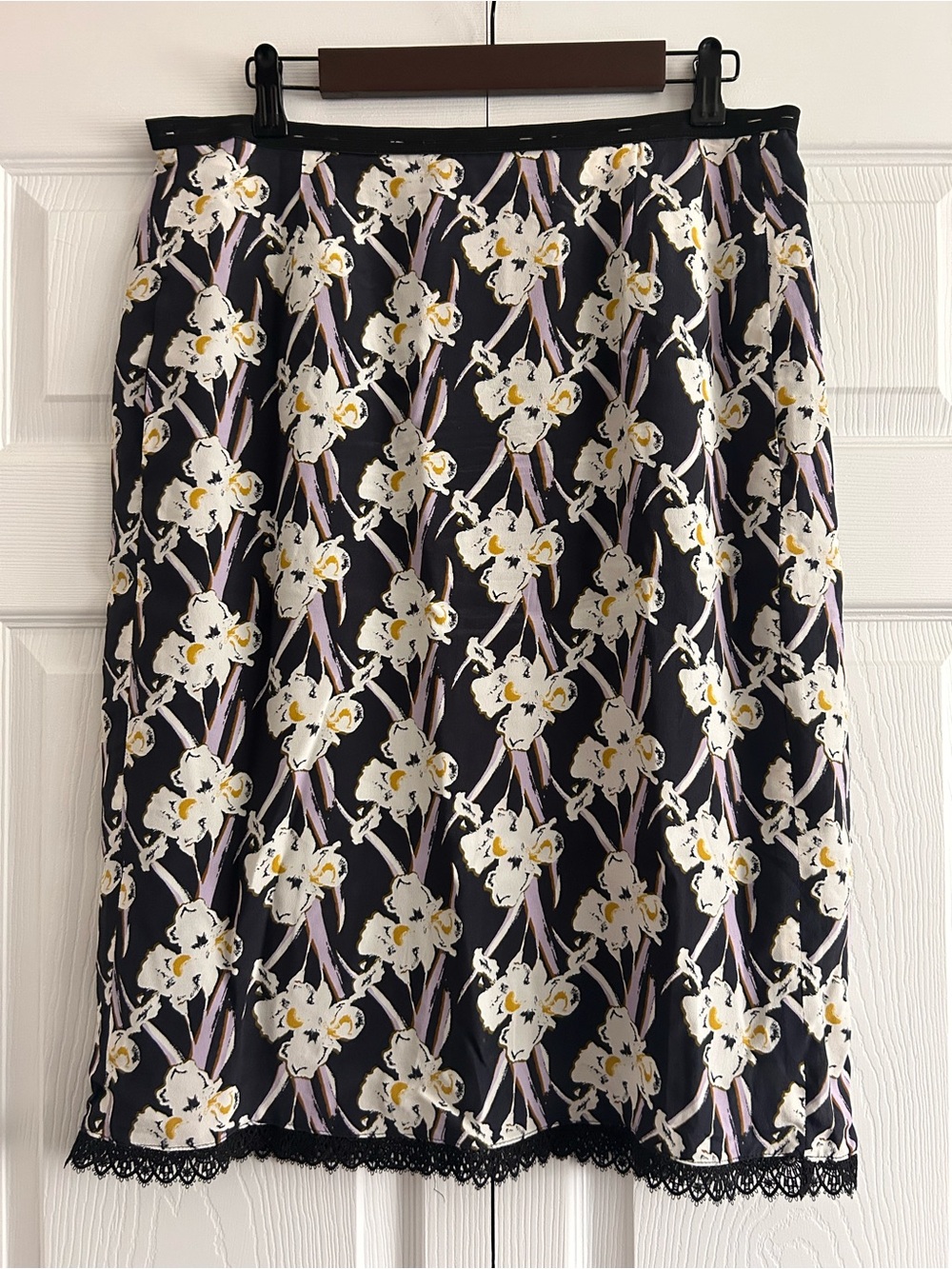Dorothee Schumacher Orchid Floral Silk Blend Lace Lined Skirt.
